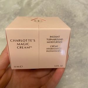 Charlotte Tilbury Magic Cream with Hyaluronic Acid